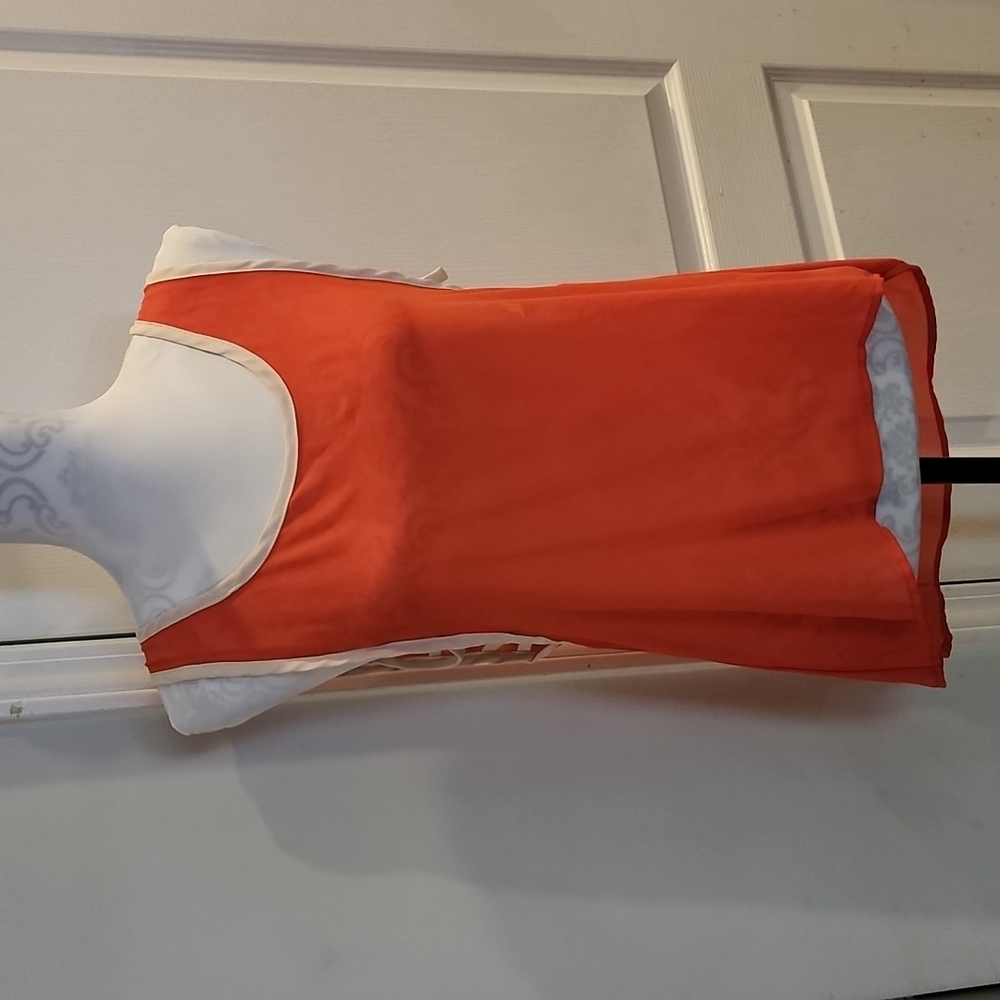 EUC!!! Sheer Side Cutout Droptail Tank 100% Polyester